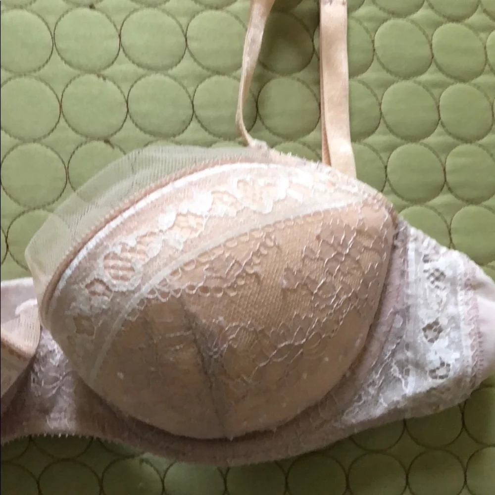 NWT VS bra - Picture 2 of 8